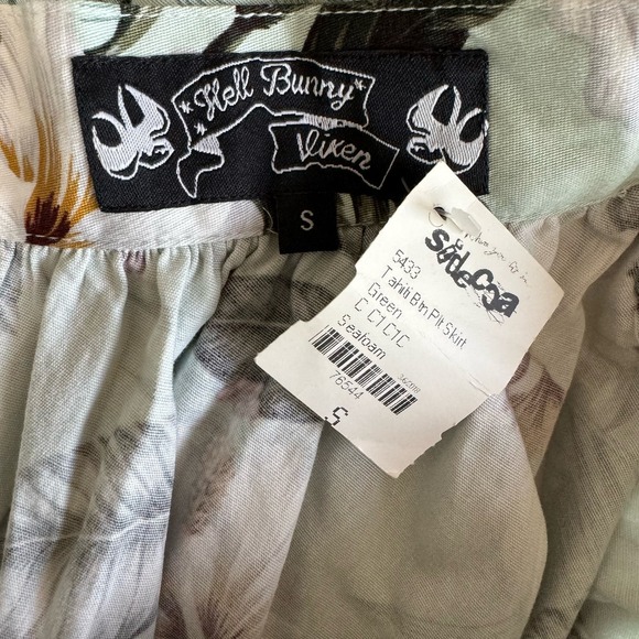 NWT HELL BUNNY RETRO 50S VINTAGE STYLE GREEN FLORAL TAHITI SKIRT SIZE SMALL - Picture 14 of 15